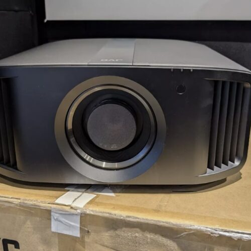 JVC DLA-NZ7 (8K Eshift) Laser Projector